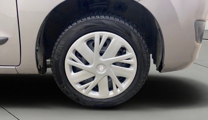 2014 Maruti Wagon R 1.0 VXI, Petrol, Manual, 1,08,140 km, Right Front Wheel