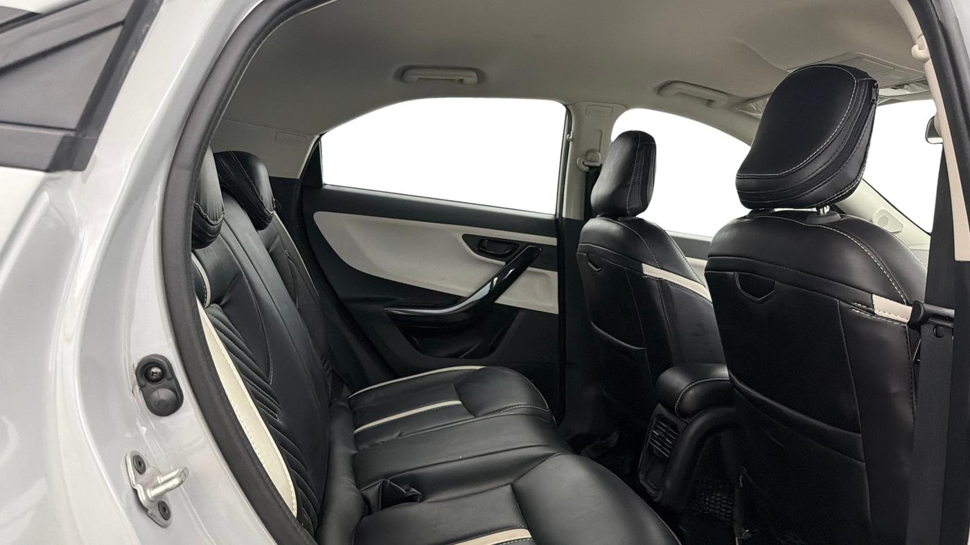 2026 Tata NEXON Pure Plus 1.2 iCNG 6MT, CNG, Manual, 5,389 km, Right Side Rear Door Cabin