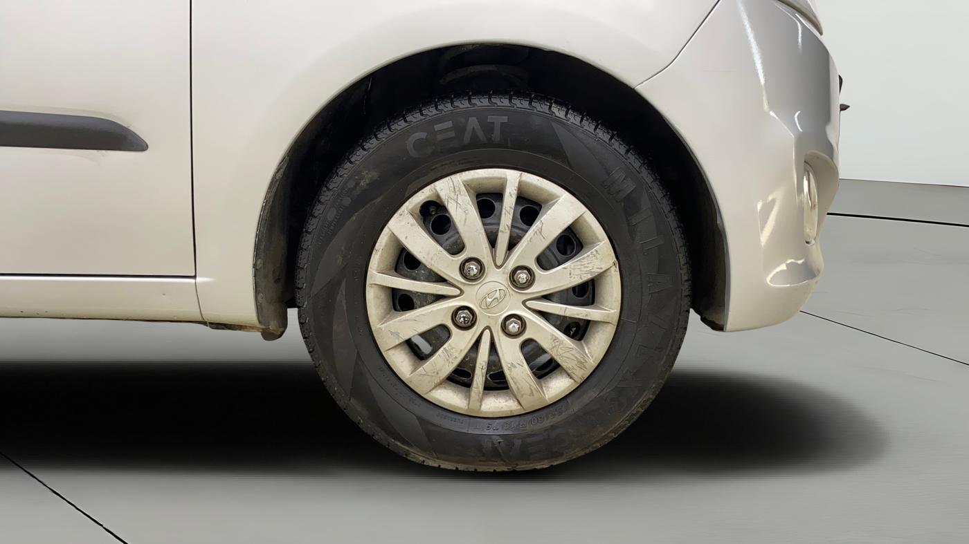 2015 Hyundai i10 SPORTZ 1.2, Petrol, Manual, 62,918 km, Right Front Wheel