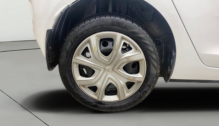 2020 Tata ALTROZ XT PETROL, Petrol, Manual, 68,720 km, Right Rear Wheel