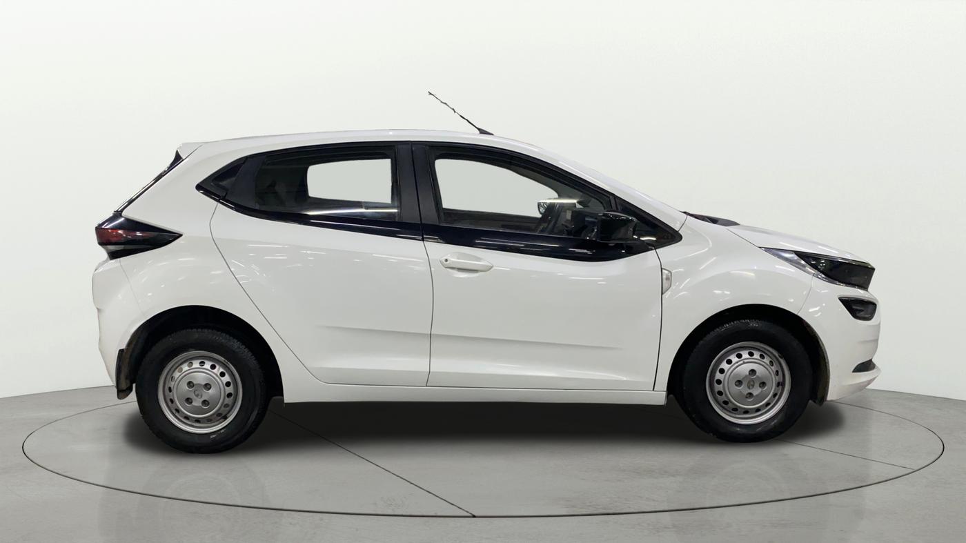 2021 Tata ALTROZ XM DIESEL, Diesel, Manual, 31,485 km, Right Side View
