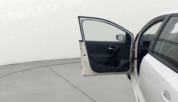 2018 Volkswagen Ameo TRENDLINE 1.5L, Diesel, Manual, 1,17,375 km, LHS Front Door