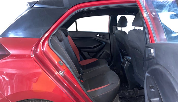 2019 Hyundai Elite i20 SPORTZ PLUS 1.2 DUAL TONE, CNG, Manual, 1,11,991 km, Right Side Rear Door Cabin