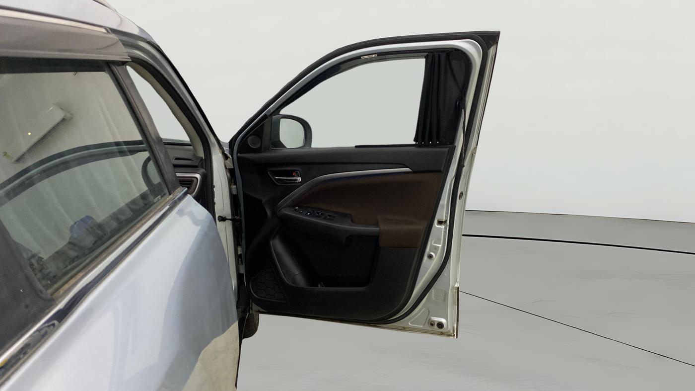 2022 Maruti BREZZA ZXI + SMART HYBRID, Petrol, Manual, 88,894 km, RHS Front Door