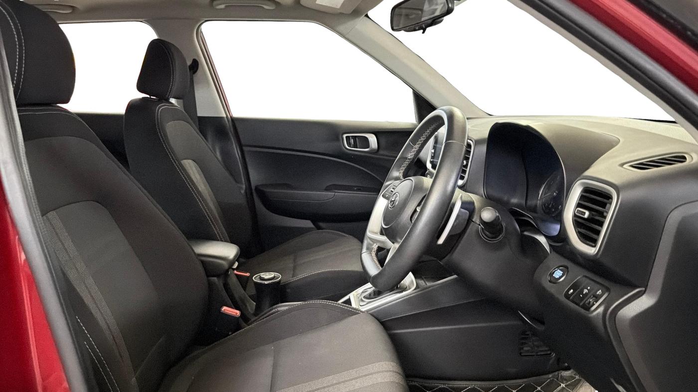 2021 Hyundai VENUE SX PLUS 1.0 TURBO DCT, Petrol, Automatic, 26,008 km, Right Side Front Door Cabin