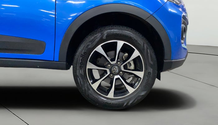 2020 Tata NEXON XZ PLUS (O) PETROL DUAL TONE, Petrol, Manual, 61,167 km, Right Front Wheel