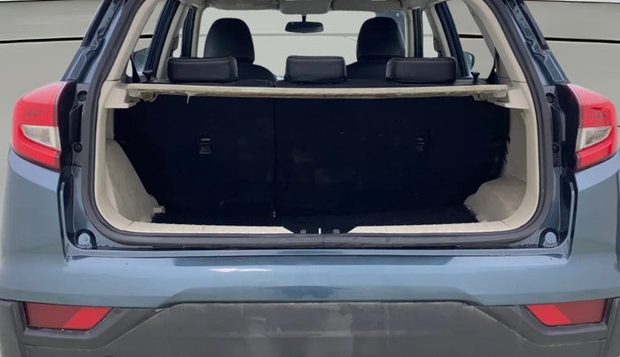 2019 Mahindra XUV300 W6 1.2 PETROL, Petrol, Manual, 1,37,766 km, Boot Open Zoomed View