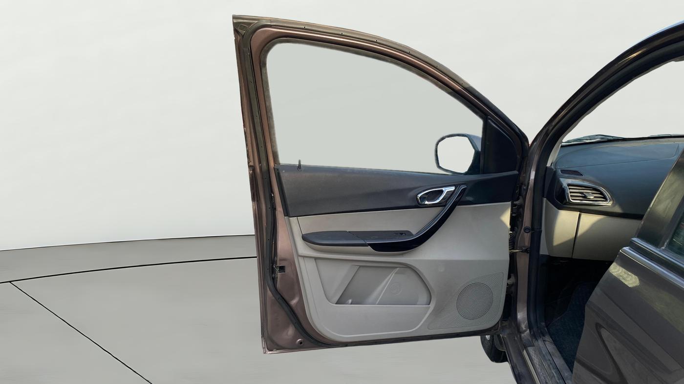 2018 Tata Tiago XZ PETROL, Petrol, Manual, 27,226 km, LHS Front Door