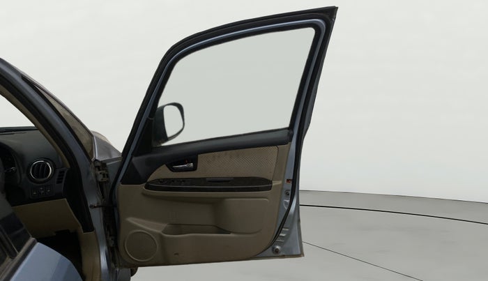 2013 Maruti SX4 ZXI, Petrol, Manual, 1,00,645 km, RHS Front Door