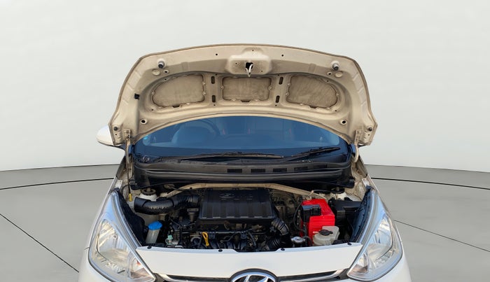 2018 Hyundai Grand i10 SPORTZ 1.2 KAPPA VTVT DUAL TONE, Petrol, Manual, 1,19,801 km, Open Bonet