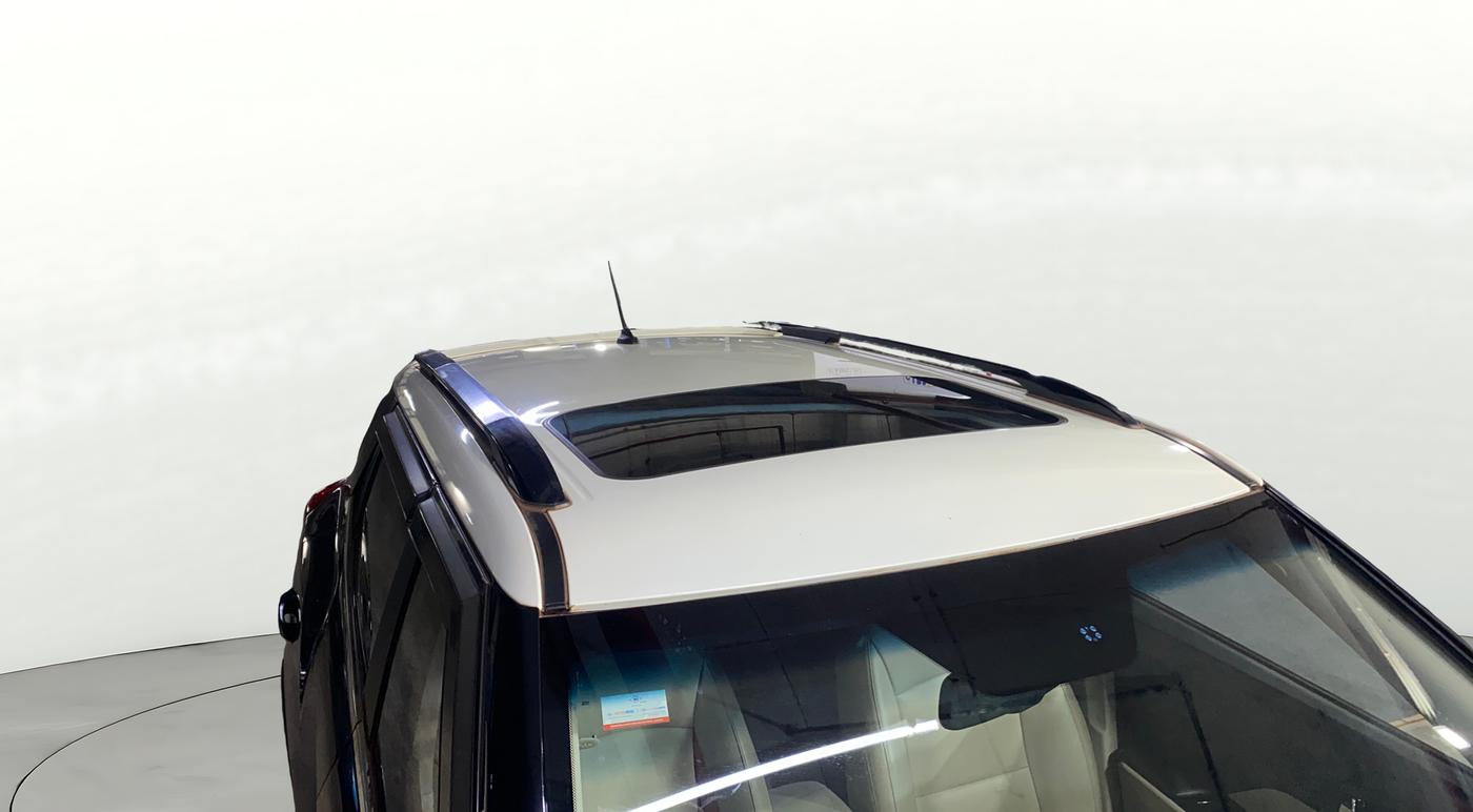 2021 Mahindra XUV300 W8 (O) 1.5 DIESEL AMT DUAL TONE, Diesel, Automatic, 43,432 km, Roof
