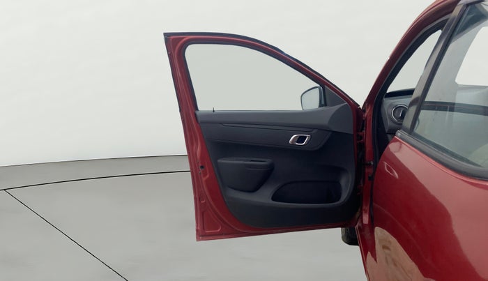 2020 Renault Kwid RXT 1.0 AMT, Petrol, Automatic, 16,301 km, LHS Front Door