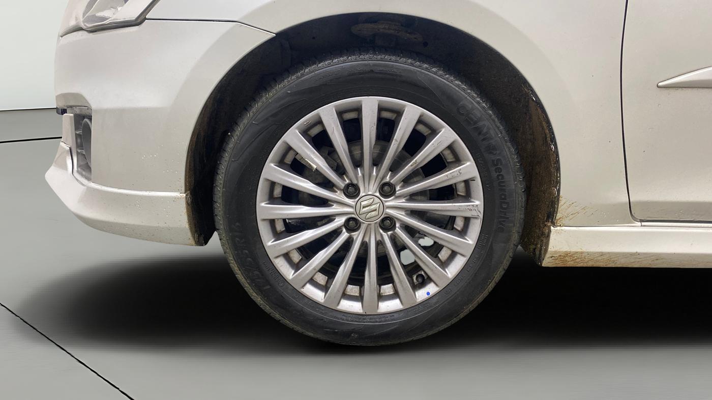 2018 Maruti Ciaz S DIESEL 1.3, Diesel, Manual, 1,23,269 km, Left Front Wheel
