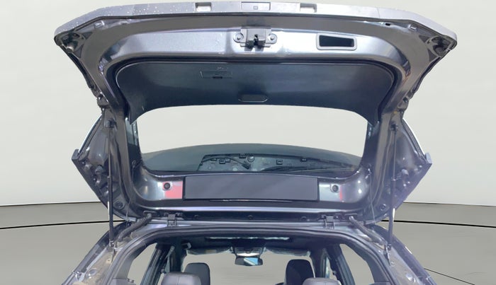 2024 Tata NEXON FEARLESS + SUNROOF DUAL TONE 1.2 PETROL, Petrol, Manual, 4,075 km, Boot Door Open