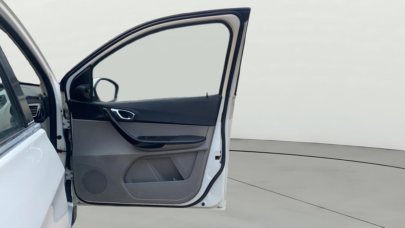 2019 Tata Tiago XZ PLUS PETROL, Petrol, Manual, 68,021 km, RHS Front Door
