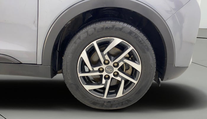 2022 Mahindra XUV300 W8 (O) 1.2 PETROL, Petrol, Manual, 46,114 km, Right Front Wheel