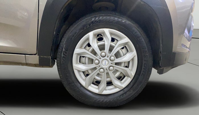 2018 Mahindra KUV 100 NXT K2 P 6 STR, Petrol, Manual, 26,324 km, Right Front Wheel