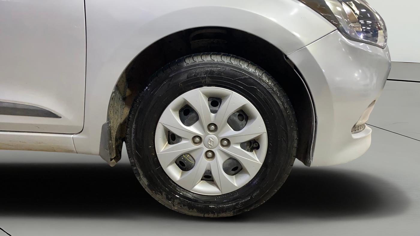 2015 Hyundai Elite i20 SPORTZ 1.2, Petrol, Manual, 20,004 km, Right Front Wheel