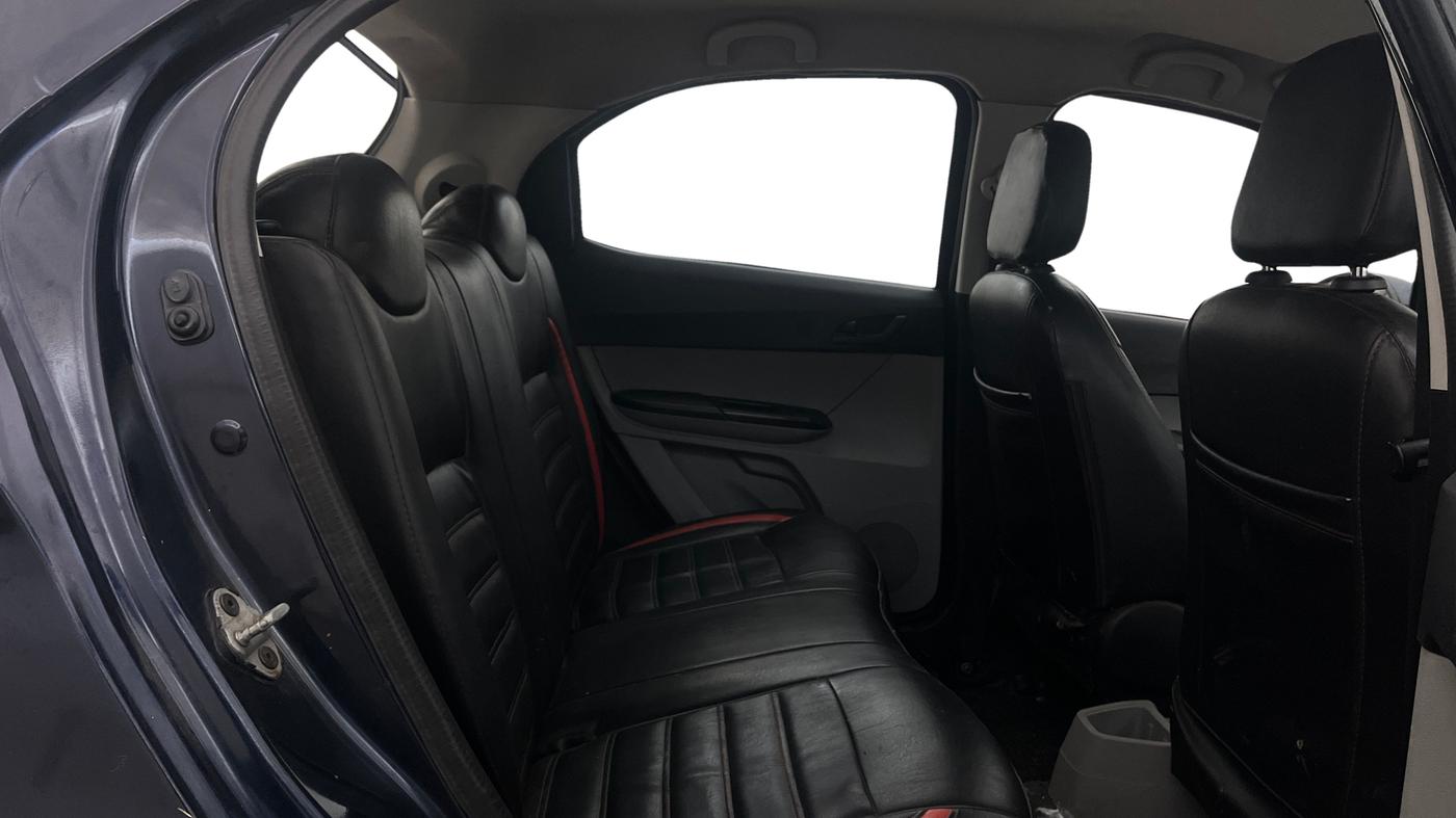 2022 Tata Tiago XT CNG, CNG, Manual, 1,13,357 km, Right Side Rear Door Cabin