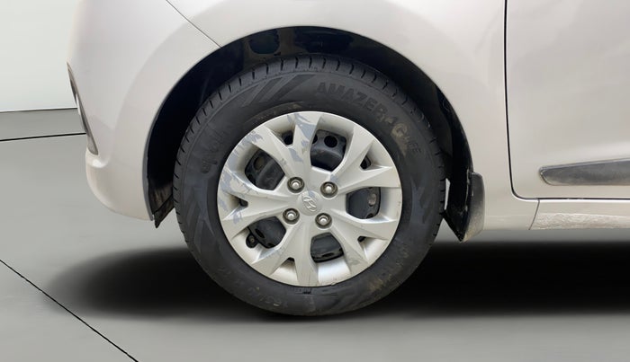 2015 Hyundai Grand i10 SPORTZ 1.2 KAPPA VTVT, Petrol, Manual, 31,215 km, Left Front Wheel