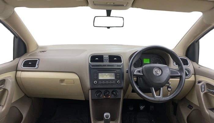 2013 Skoda Rapid AMBITION 1.6 TDI CR MT PLUS ALLOY, Diesel, Manual, 1,19,608 km, Dashboard