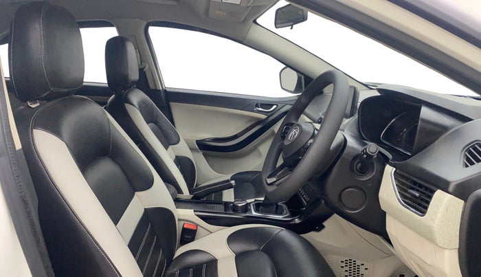 2020 Tata NEXON XZ PLUS PETROL, Petrol, Manual, 1,20,533 km, Right Side Front Door Cabin