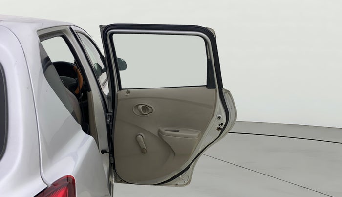 2015 Datsun Go T, Petrol, Manual, 1,22,106 km, RHS Rear Door