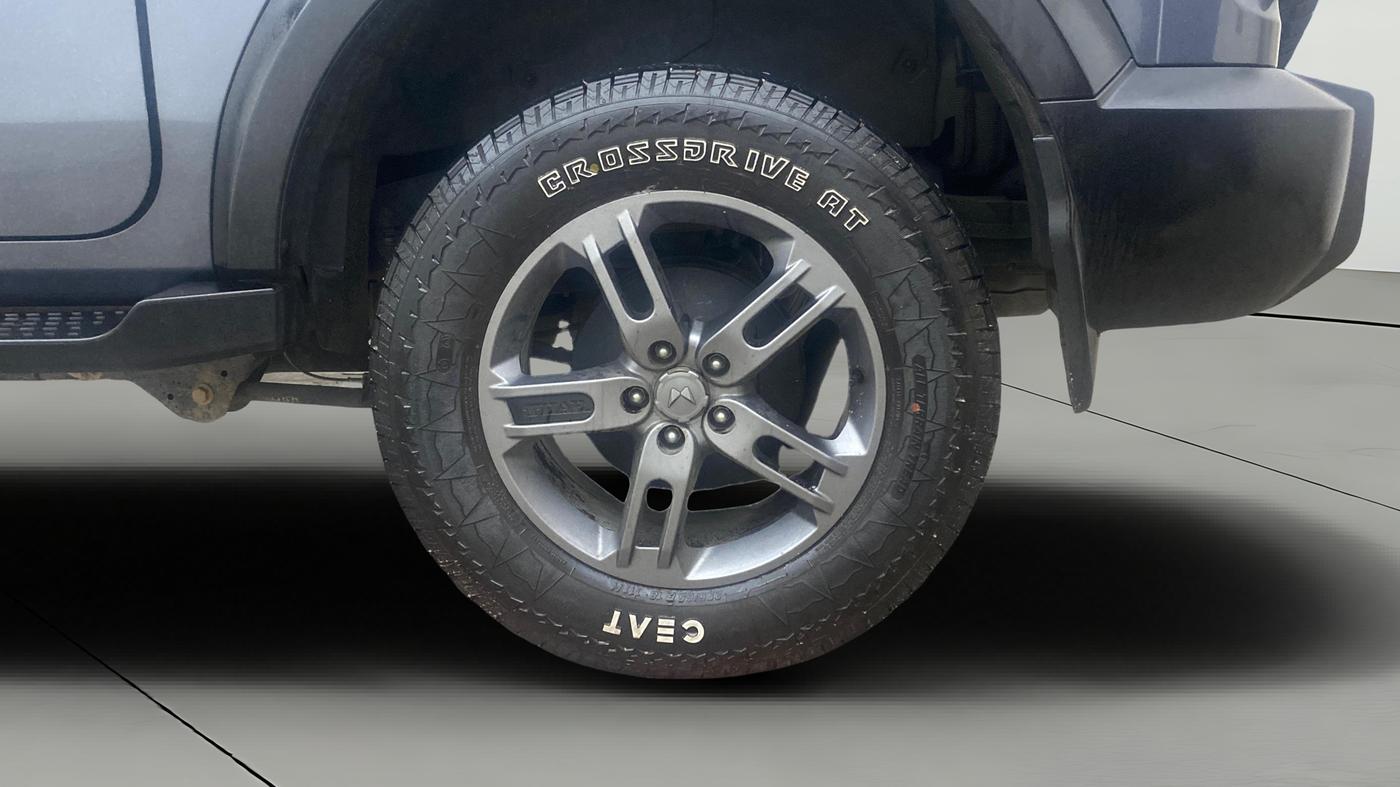 2024 Mahindra Thar LX D HT 2WD MT, Diesel, Manual, 36,579 km, Left Rear Wheel