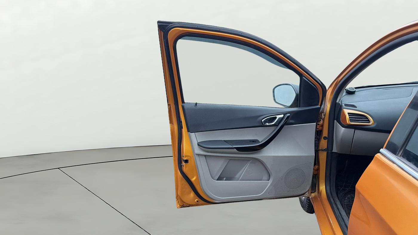 2018 Tata Tiago XZ PETROL, Petrol, Manual, 59,564 km, LHS Front Door