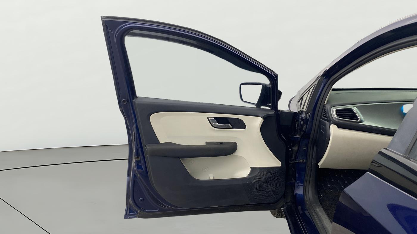 2022 Tata ALTROZ XZA, Petrol, Automatic, 28,812 km, LHS Front Door