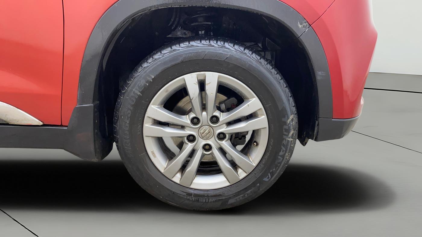 2017 Maruti Vitara Brezza ZDI PLUS DUAL TONE, Diesel, Manual, 1,29,768 km, Right Front Wheel