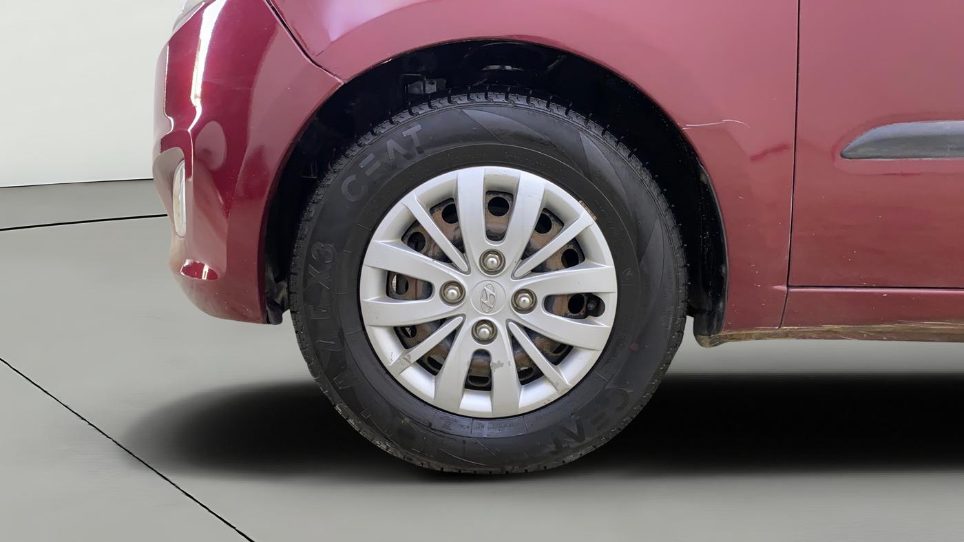 2015 Hyundai i10 SPORTZ 1.1, Petrol, Manual, 31,677 km, Left Front Wheel