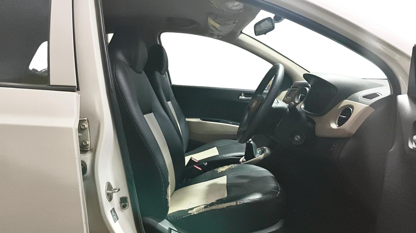 2015 Hyundai Grand i10 SPORTZ 1.2 KAPPA VTVT, Petrol, Manual, 27,417 km, Right Side Front Door Cabin