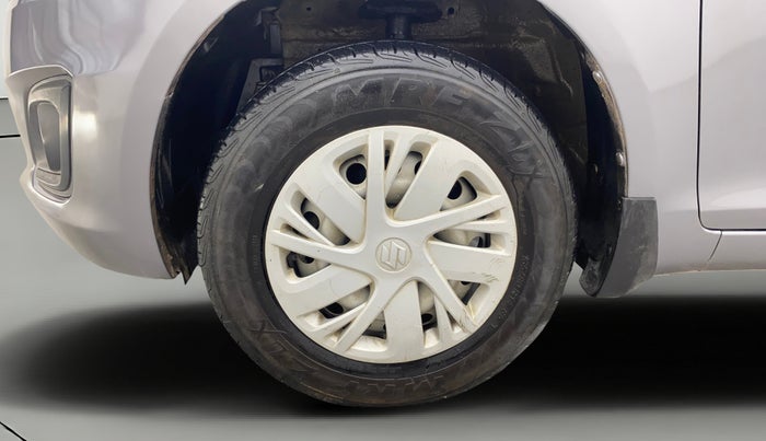 2015 Maruti Swift LXI (O), Petrol, Manual, 99,344 km, Left Front Wheel