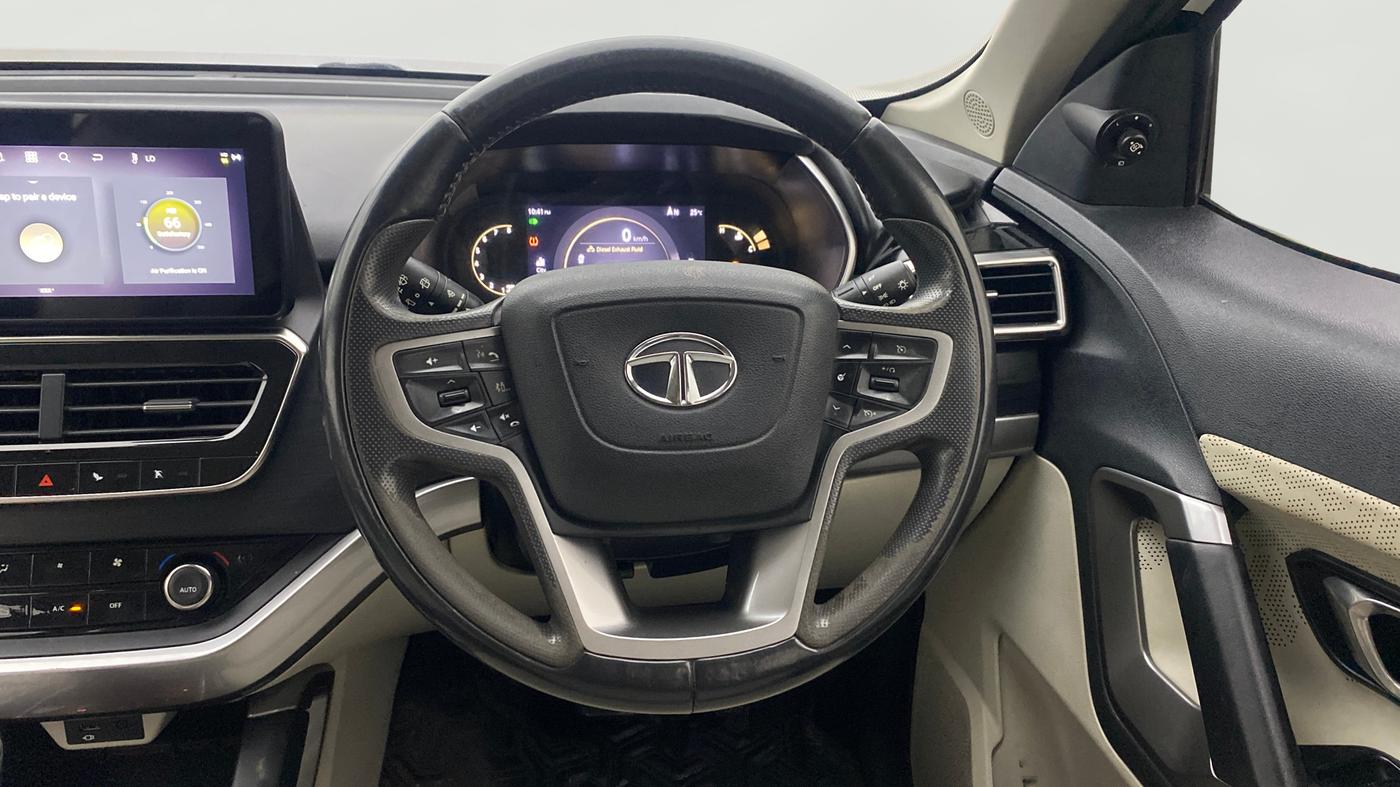 2023 Tata Safari XZA PLUS O 6STR, Diesel, Automatic, 1,11,940 km, Steering Wheel Close Up
