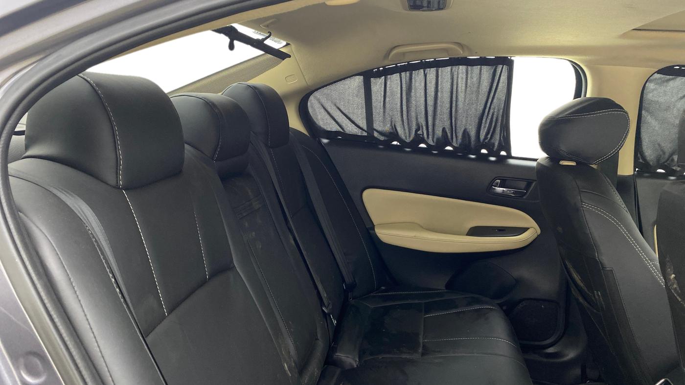 2021 Honda City 1.5L I-VTEC ZX CVT, CNG, Automatic, 77,448 km, Right Side Rear Door Cabin