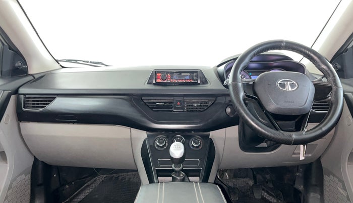 2018 Tata NEXON XE PETROL, Petrol, Manual, 28,441 km, Dashboard