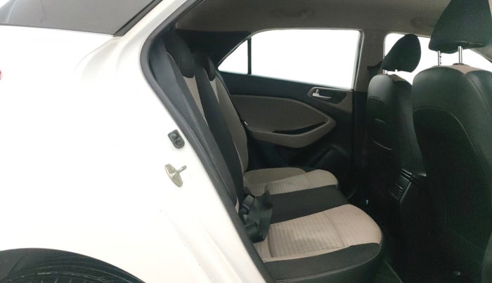 2020 Hyundai Elite i20 SPORTZ PLUS 1.2, Petrol, Manual, 57,476 km, Right Side Rear Door Cabin