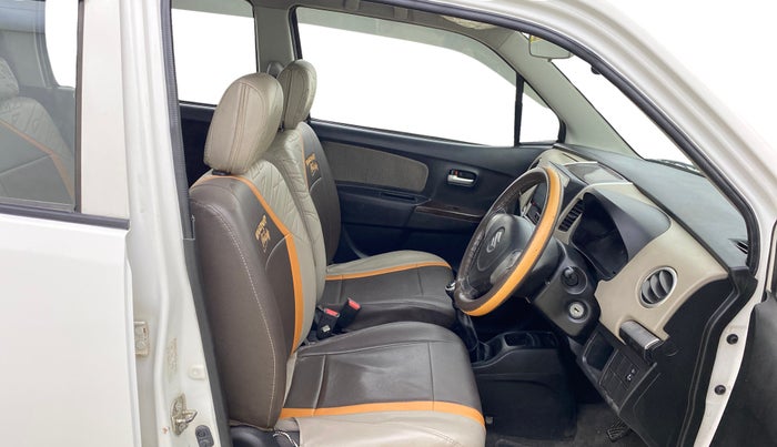 2017 Maruti Wagon R 1.0 LXI, Petrol, Manual, 80,949 km, Right Side Front Door Cabin