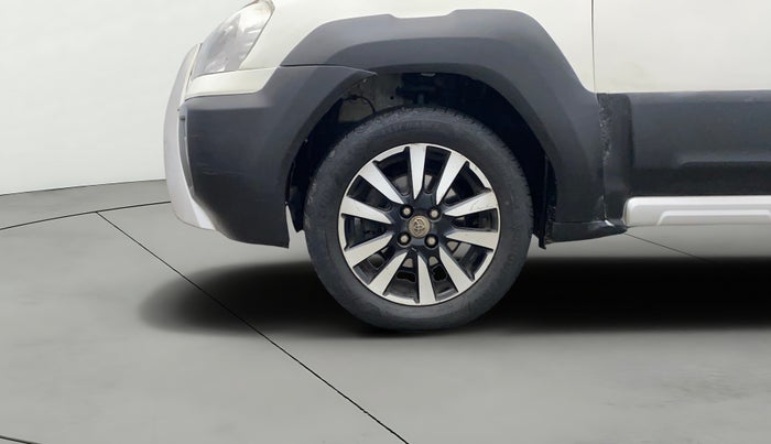 2017 Toyota Etios CROSS 1.4 VD, Diesel, Manual, 1,18,919 km, Left Front Wheel