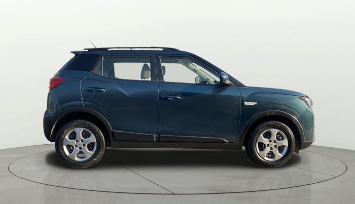 2020 Mahindra XUV300 W6 1.2 PETROL, Petrol, Manual, 95,633 km, Right Side View