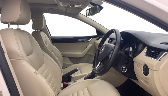 2016 Skoda Octavia STYLE PLUS AT 1.8 TSI, Petrol, Automatic, 63,863 km, Right Side Front Door Cabin