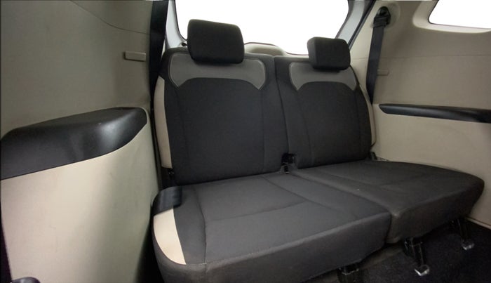 2023 Renault TRIBER RXE MT, Petrol, Manual, 35,388 km, Third Seat Row ( optional )