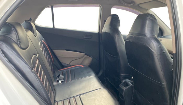 2015 Hyundai Grand i10 MAGNA 1.2 KAPPA VTVT, Petrol, Manual, 63,319 km, Right Side Rear Door Cabin