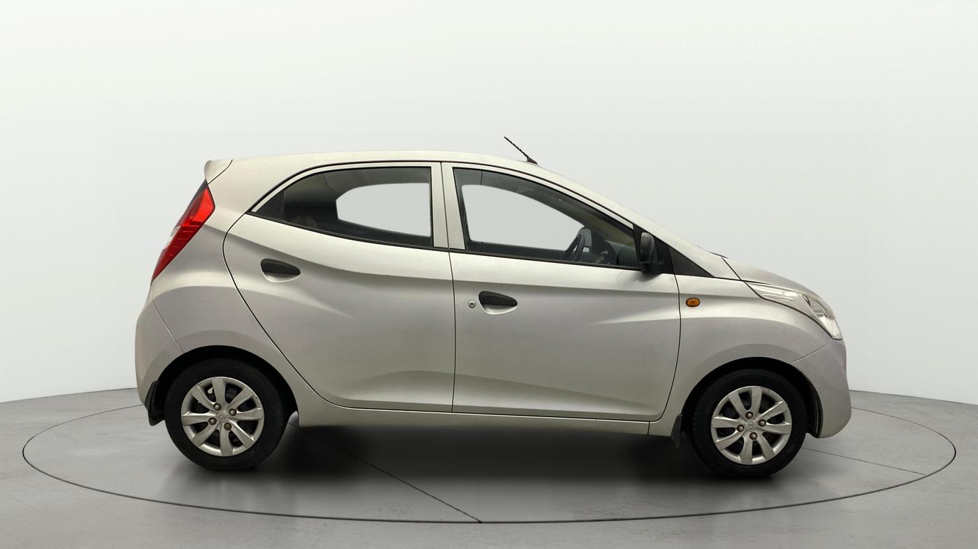 2013 Hyundai Eon MAGNA +, Petrol, Manual, 67,991 km, Right Side View