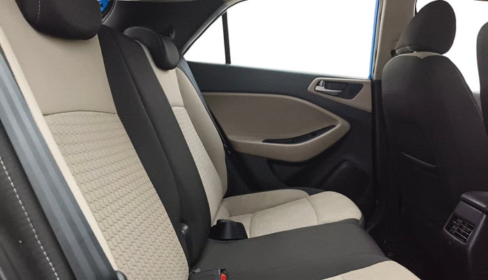 2017 Hyundai Elite i20 ASTA 1.2 (O), Petrol, Manual, 31,303 km, Right Side Rear Door Cabin