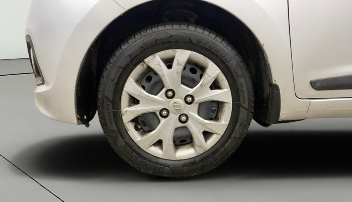 2016 Hyundai Grand i10 SPORTZ 1.2 KAPPA VTVT, Petrol, Manual, 68,138 km, Left Front Wheel