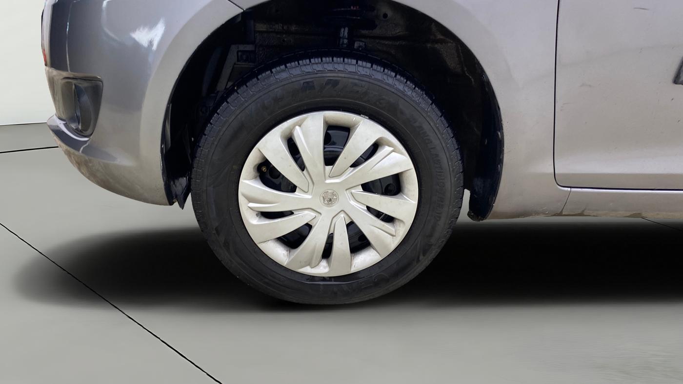 2014 Maruti Swift VXI, Petrol, Manual, 88,640 km, Left Front Wheel
