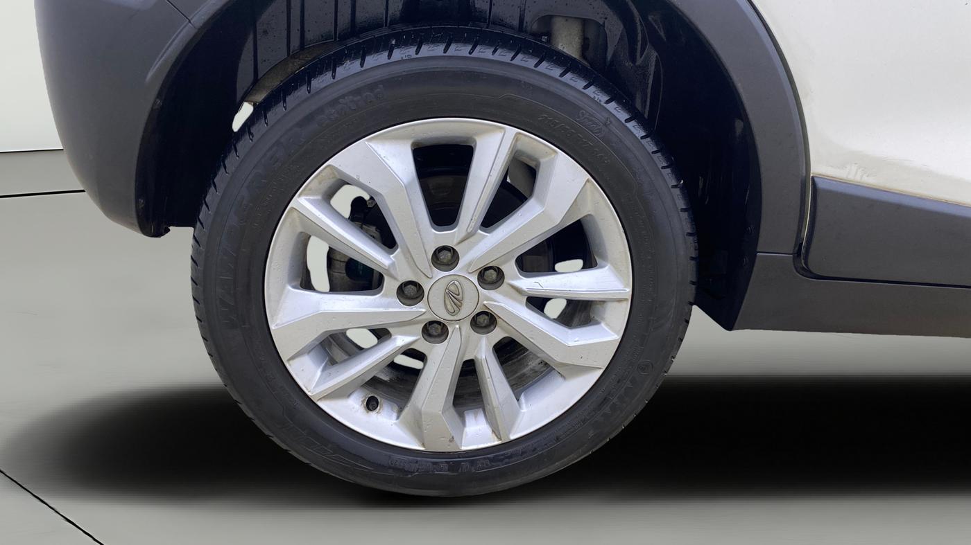 2020 Mahindra XUV300 W8 1.5 DIESEL, Diesel, Manual, 45,333 km, Right Rear Wheel