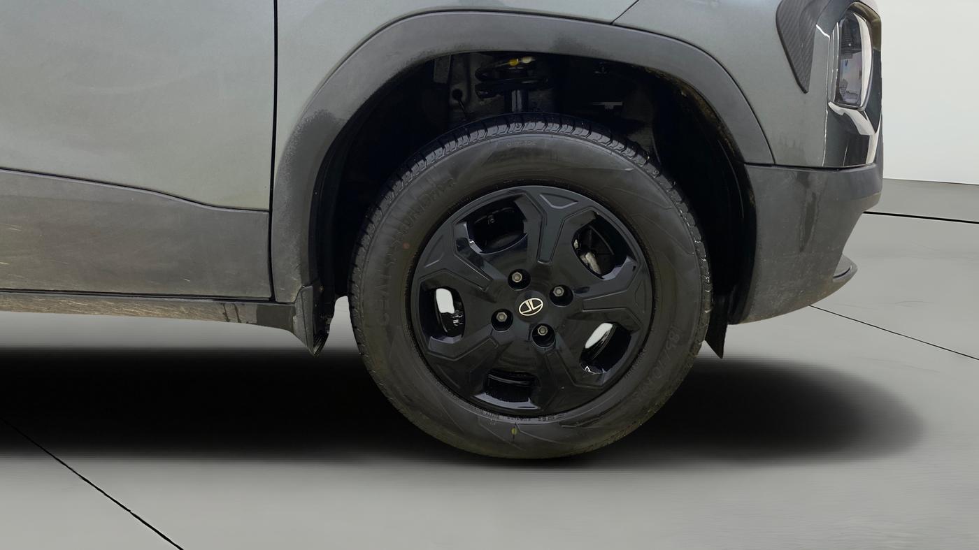 2024 Tata PUNCH ACCOMPLISHED AMT, Petrol, Automatic, 18,344 km, Right Front Wheel